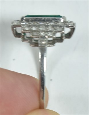Lot 68 - Emerald and diamond ring