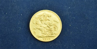 Lot 640 - Gold sovereign
