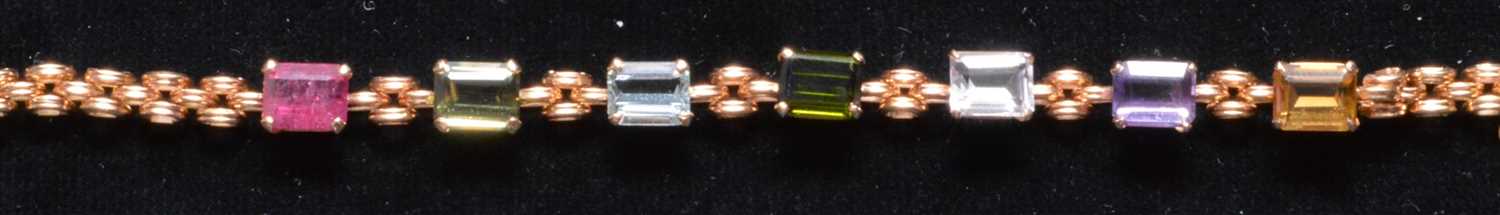 Lot 239 - Gemstone bracelet