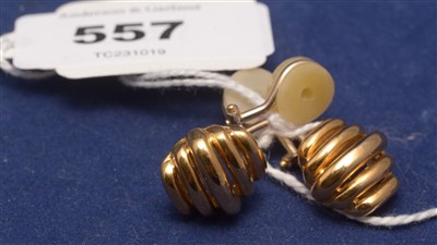 Lot 557 - Earrings