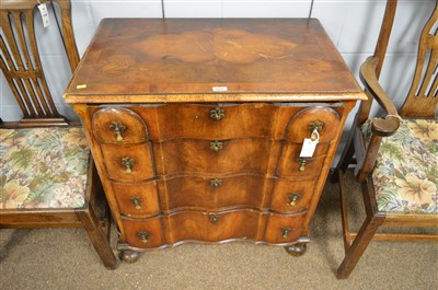 Lot 1064 - Chest of drawers