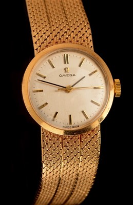 Lot 18 - Omega lady's watch.