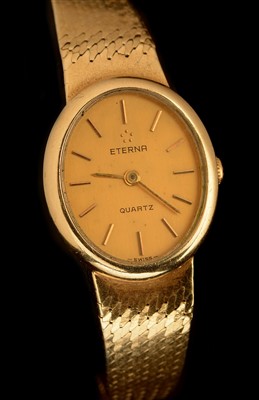 Lot 25 - Eterna: A lady's 9ct gold quartz wristwatch