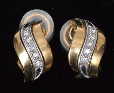 Lot 160 - A pair of diamond earrings