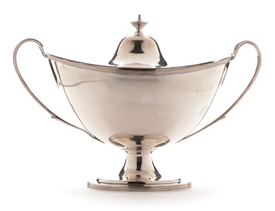 Lot 247 - Plated soup tureen and cover