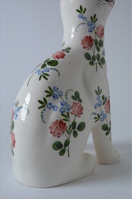 Lot 576 - Griselda Hill Wemyss ware cat