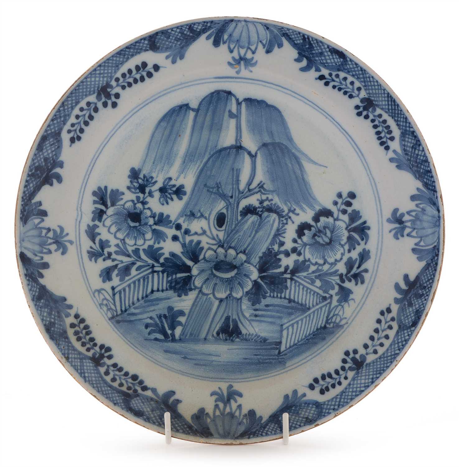 Lot 590 - Delft blue and white charger
