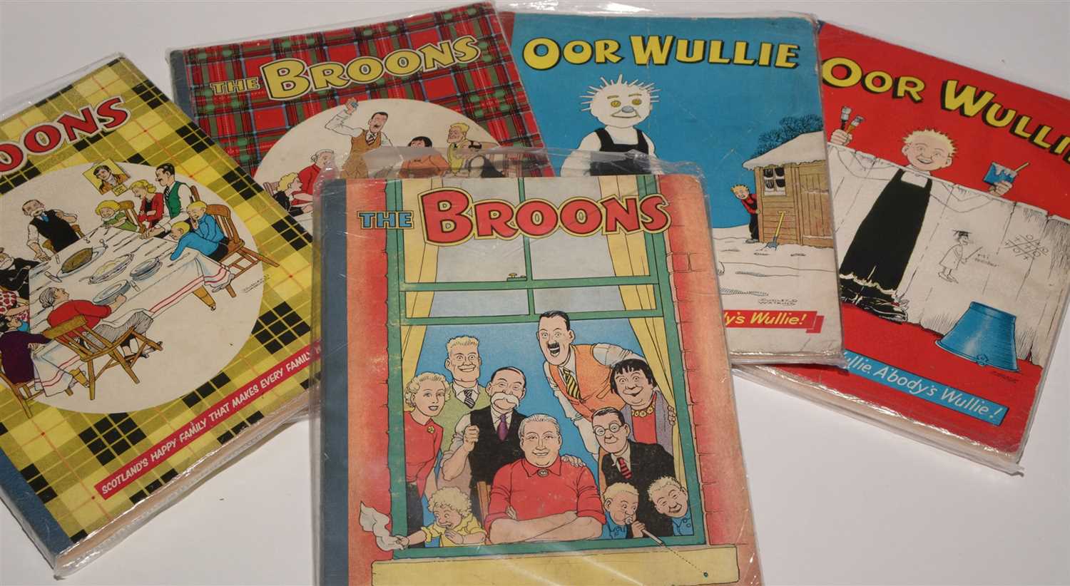 Lot 1045 - Ooor Wullie and The Broons Annuals