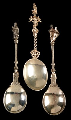 Lot 283 - Three silver apostle spoons