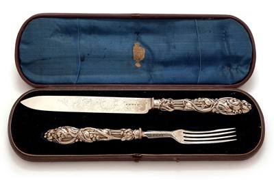 Lot 286 - A Victorian silver bread knife and fork, by...