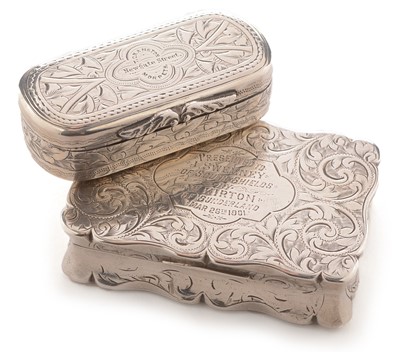 Lot 320 - Two silver snuff boxes