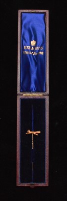Lot 124 - Fox pattern brooch and tie pin