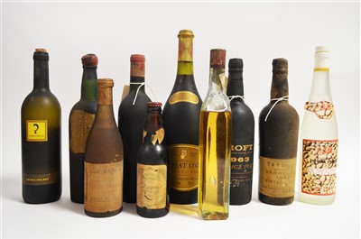 Lot 435 - Ten mixed bottles of wine, port and liqueurs