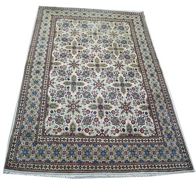 Lot 938 - Kashan carpet