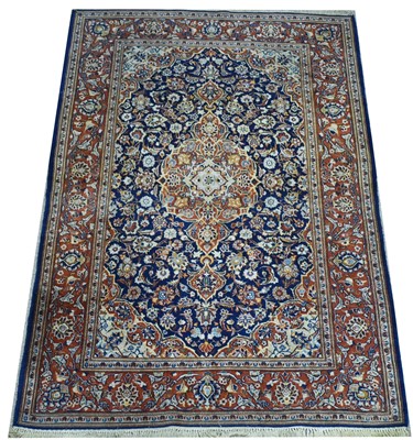 Lot 817 - Baktiari carpet