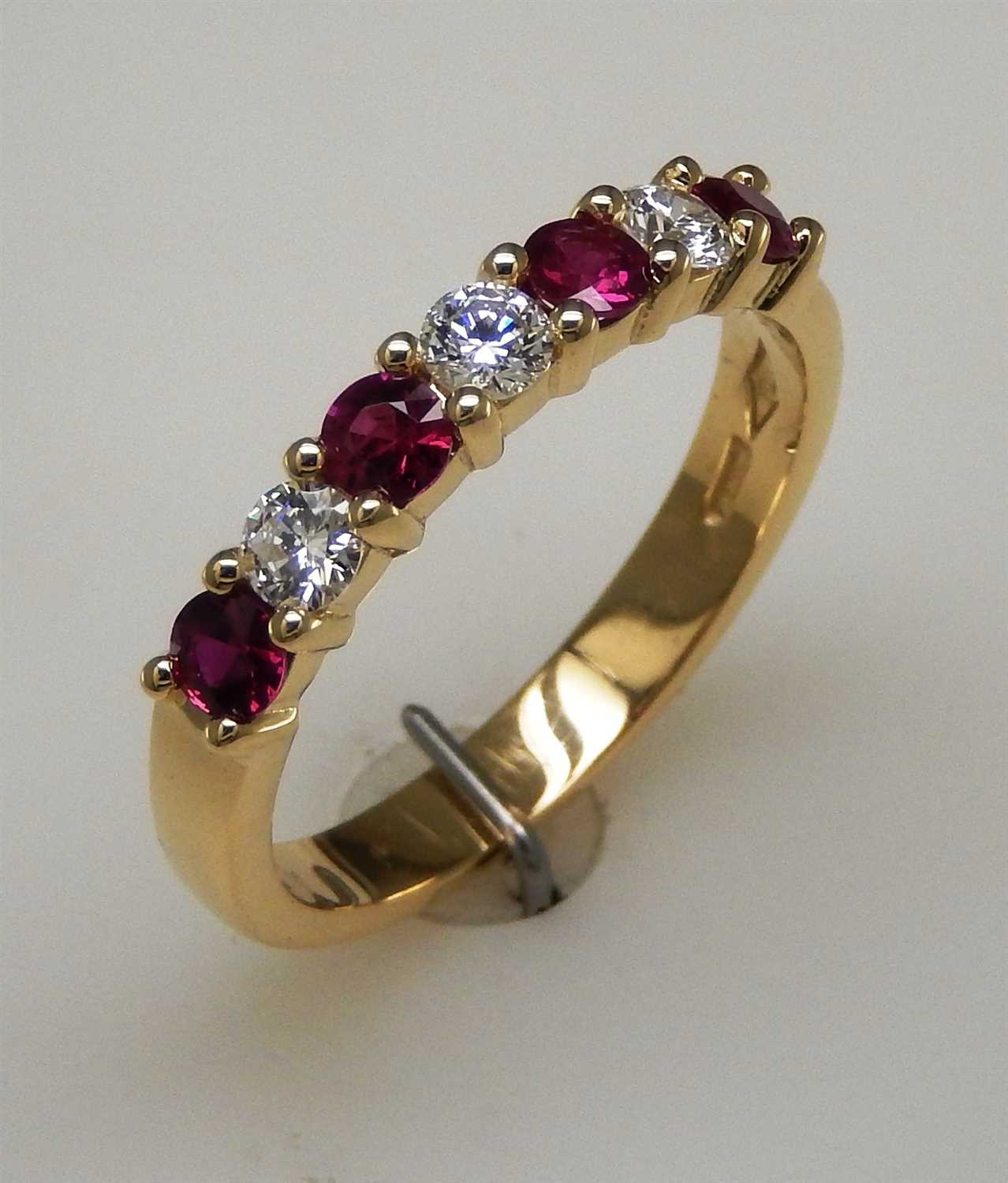 Lot 222 - Ruby and diamond ring