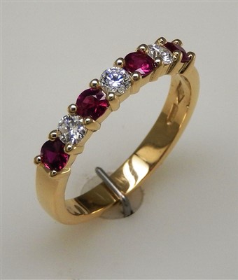 Lot 222 - Ruby and diamond ring