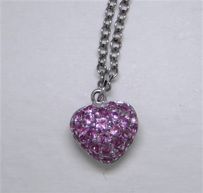 Lot 140 - Pink sapphire pendant