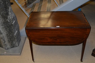 Lot 629 - A Georgian mahogany Pembroke table