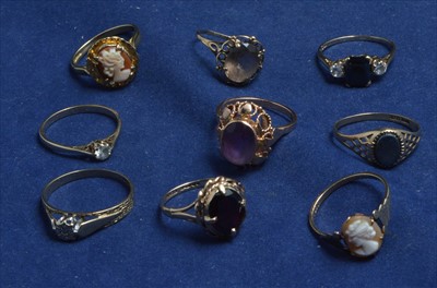 Lot 81 - Nine dress rings