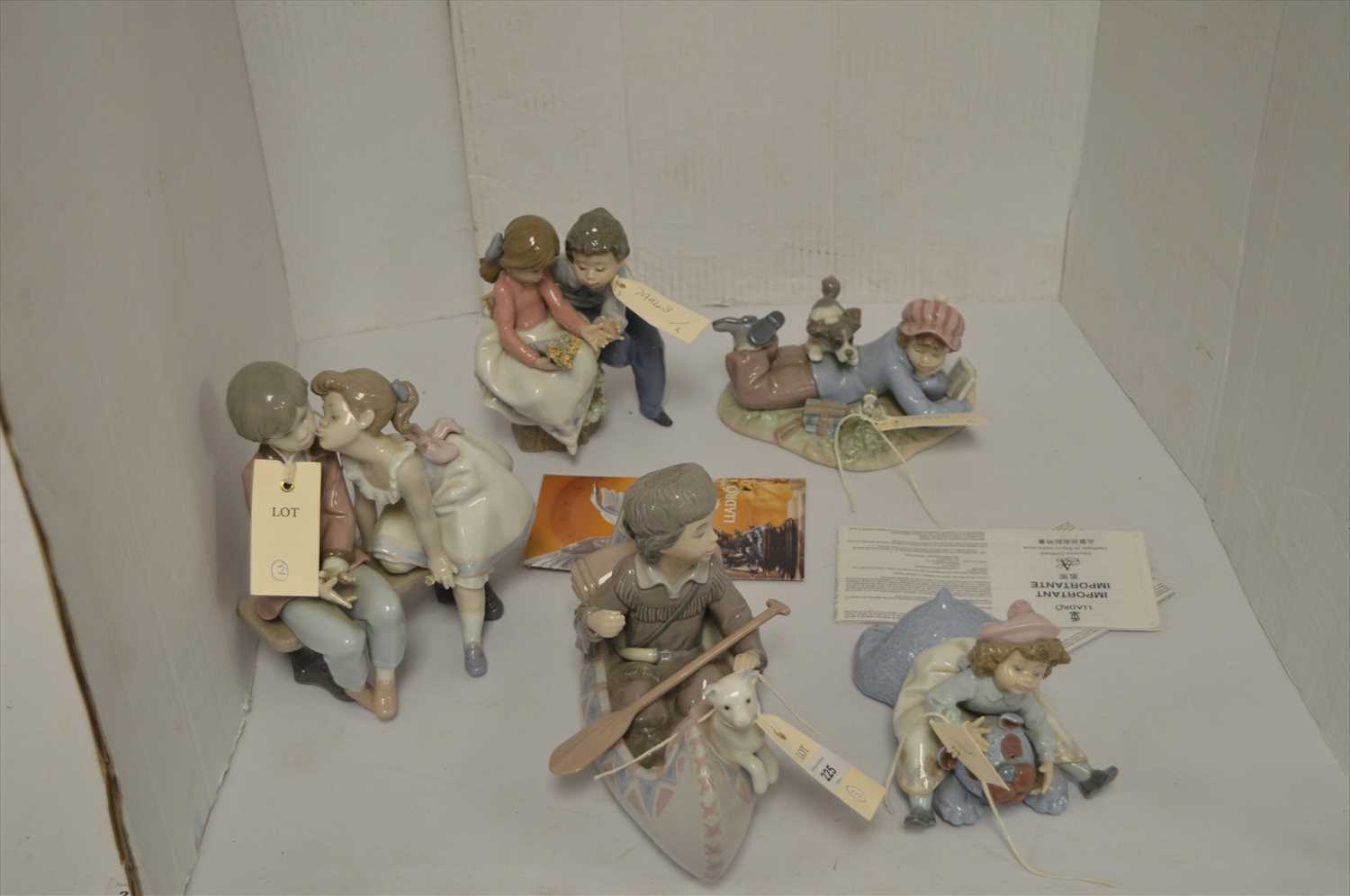 Lot 225 - Five Lladro groups