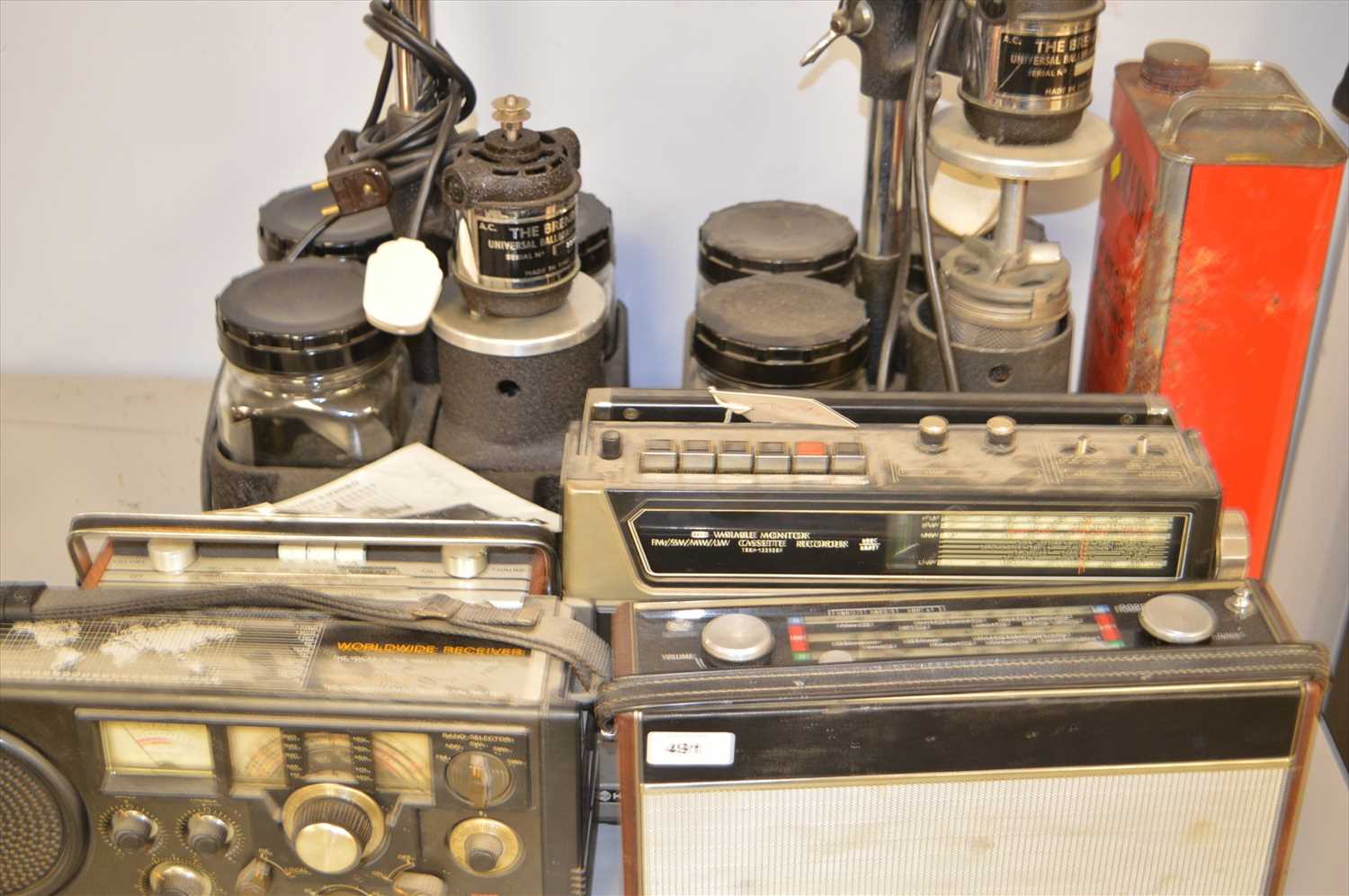 Lot 491 - Cleaning machines and radios