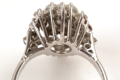 Lot 88 - Diamond dress ring