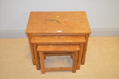 Lot 427 - nest of three oak occasional tables