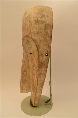 Lot 1554 - Fang mask