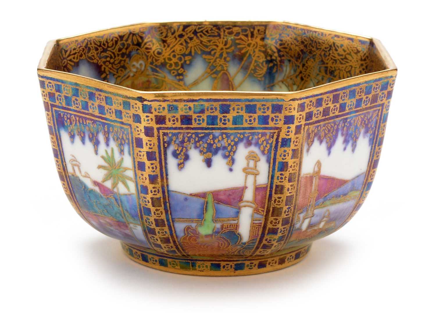 Lot 468 - Wedgwood fairyland lustre bowl