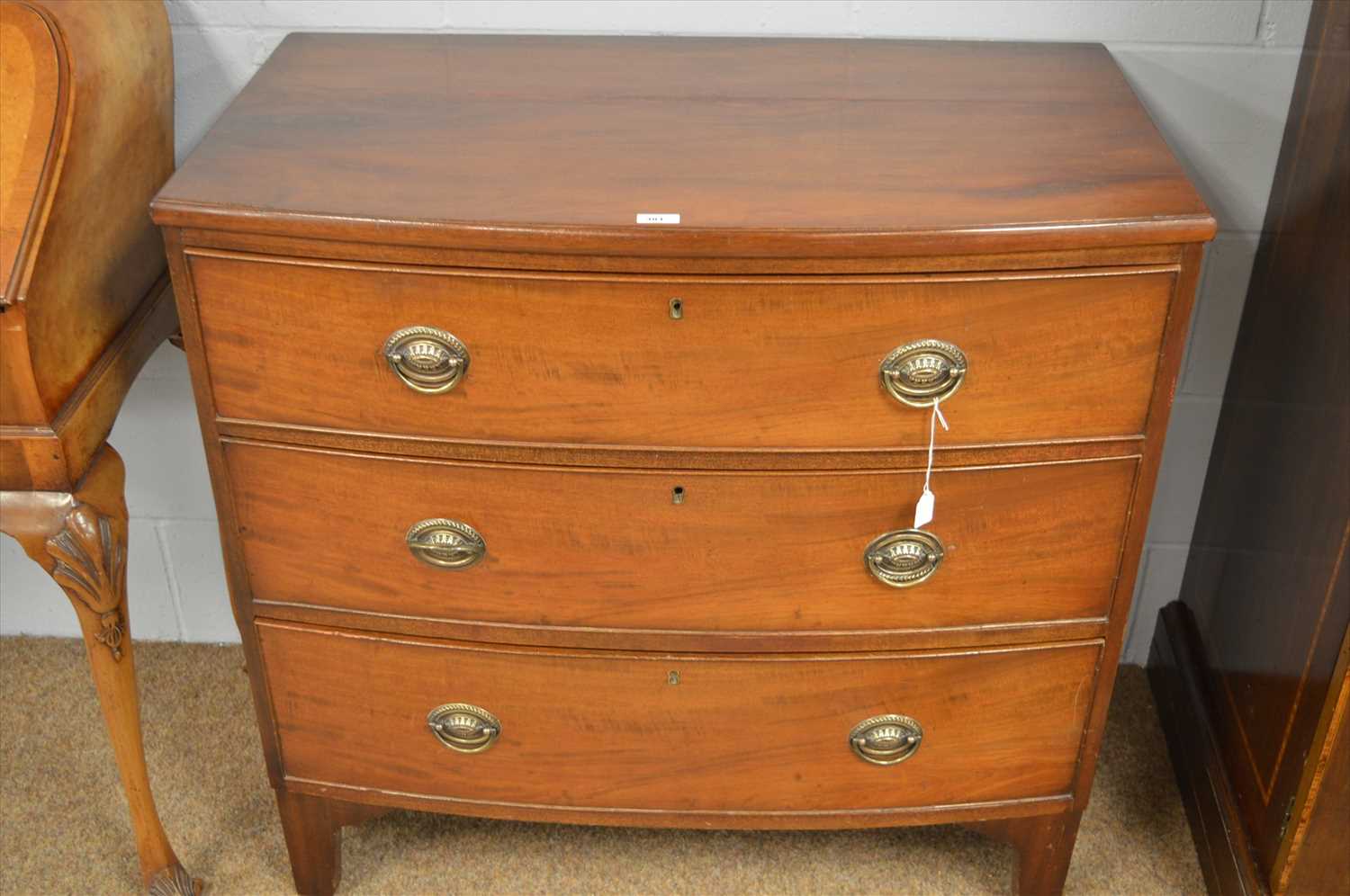 Lot 381 - Chest of drawers