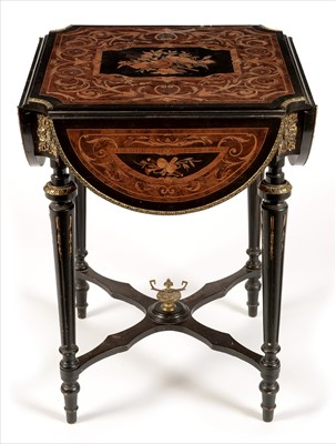 Lot 1070 - Occasional table