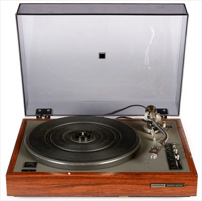 Lot 17 - Micro direct drive turntable