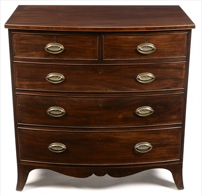 Lot 1076 - Bowfront chest
