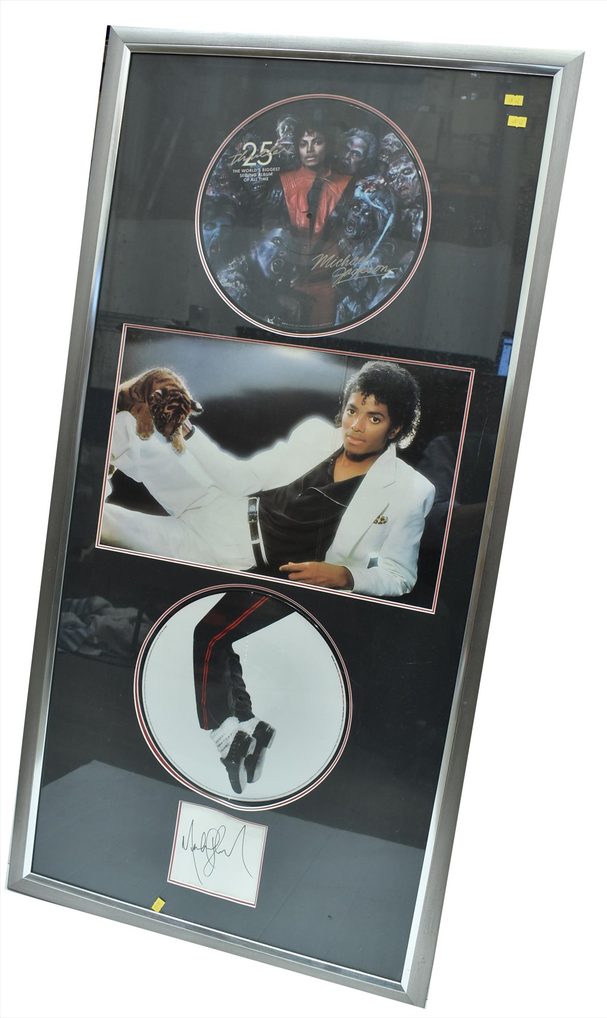 Lot 1028 Michael Jackson autograph