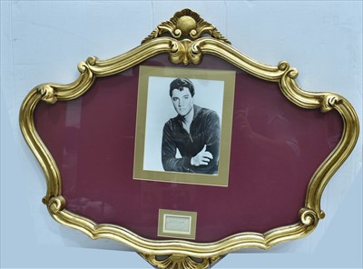 Lot 1029 - Elvis Presley autograph and other items
