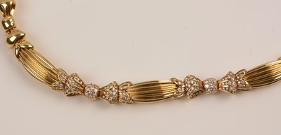 Lot 143 - Diamond necklace