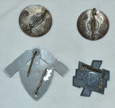 Lot 1183 - German badges