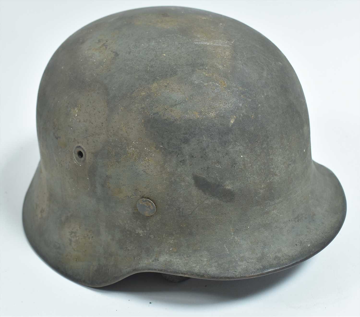 Lot 1198 - German M40 helmet