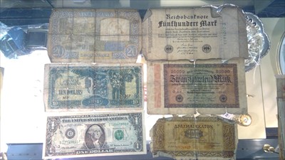 Lot 53 - Coins and bank notes