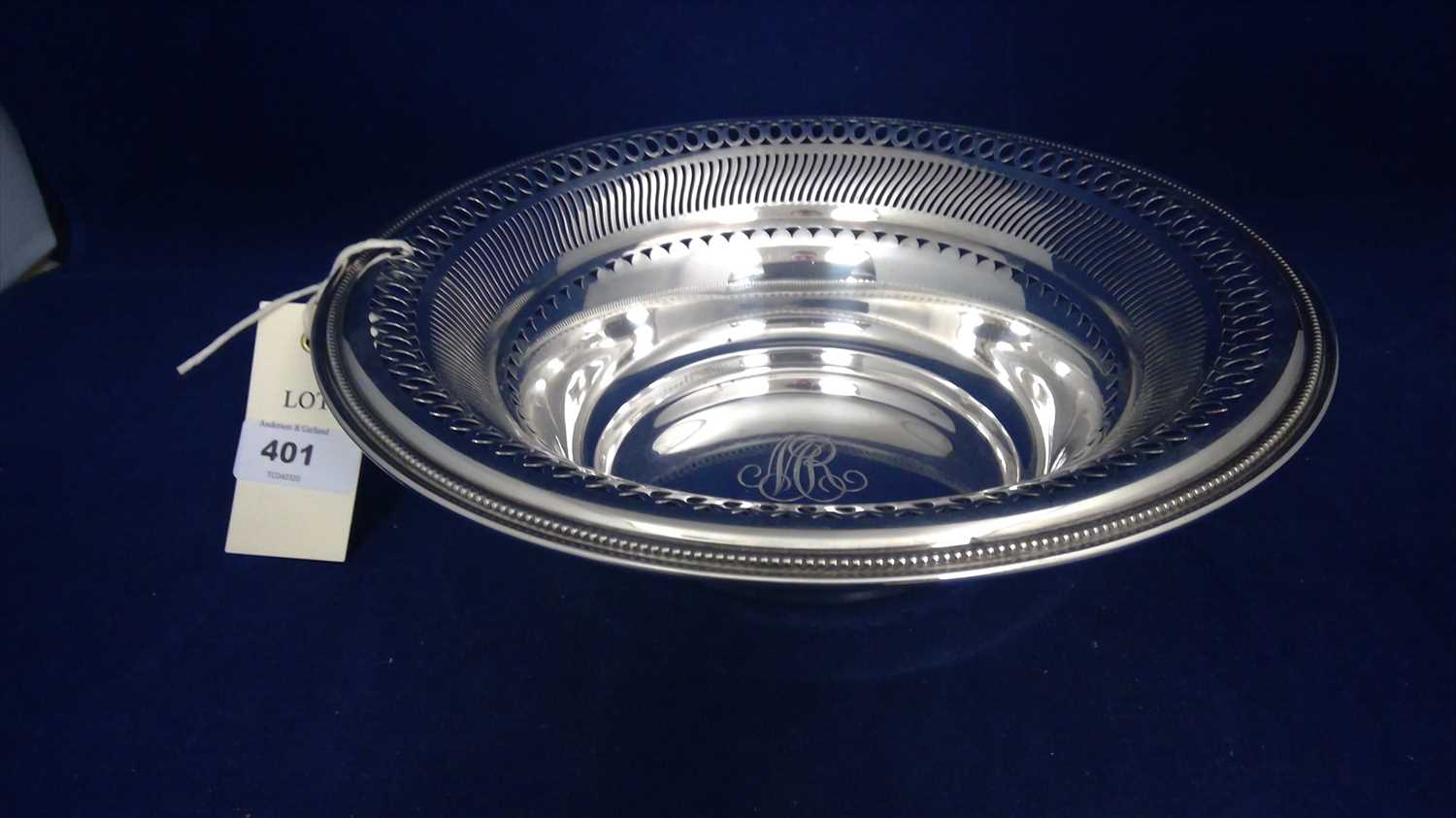 Lot 401 - American silver bowl
