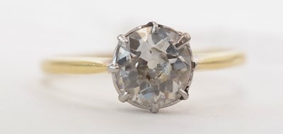 Lot 84 - A single stone diamond ring