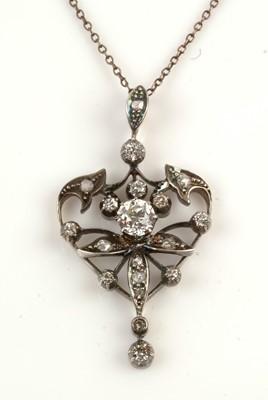 Lot 212 - Edwardian diamond pendant
