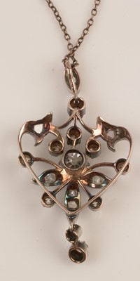 Lot 212 - Edwardian diamond pendant