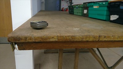 Lot 286 - Large packing table