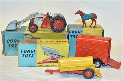 Lot 170 - Corgi farm items
