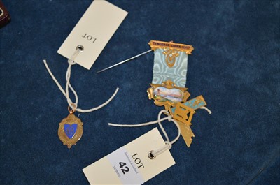 Lot 42 - Masonic and war medal