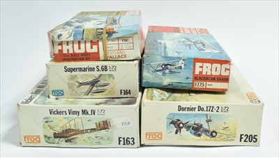 Lot 308 - Frog construction kit models