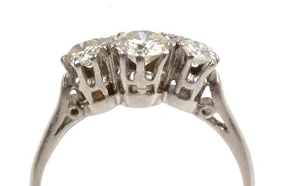 Lot 80 - Three stone diamond ring
