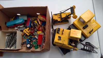 Lot 355 - Toys various